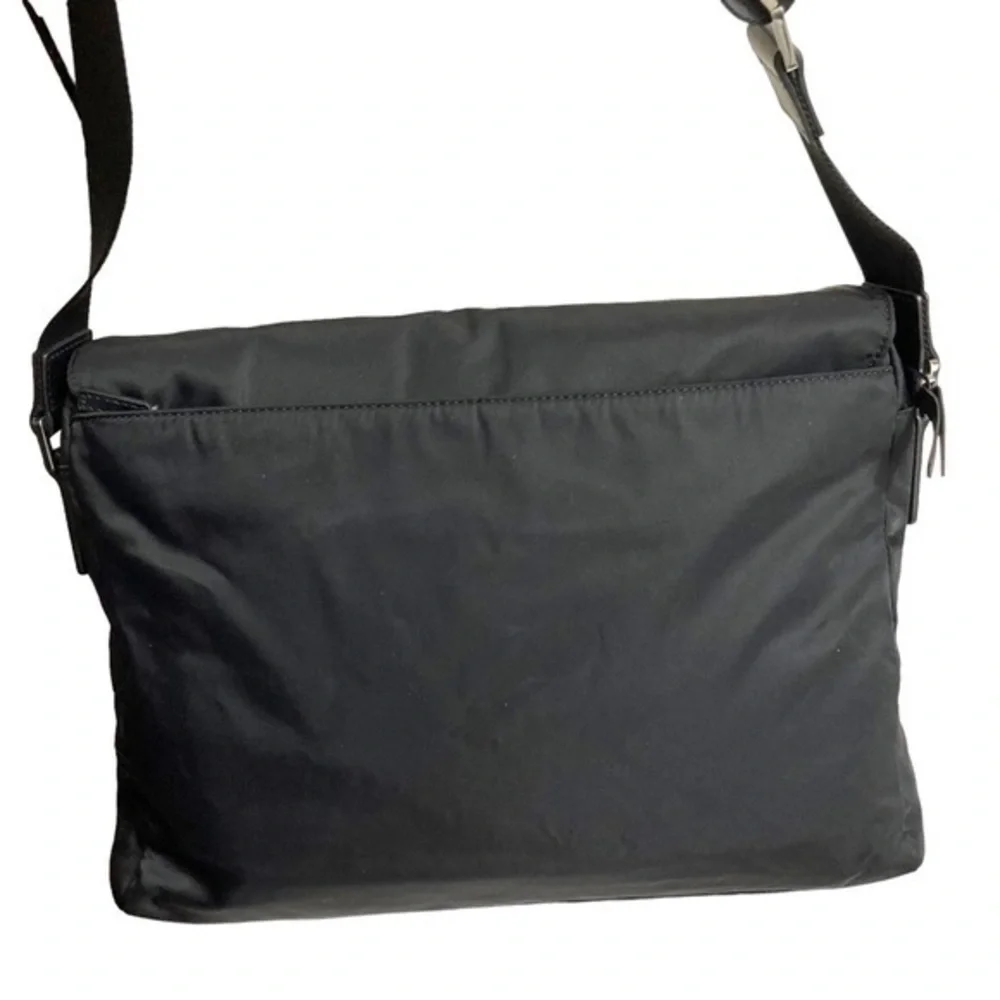 Michael kors black nylon laptop messenger bag unisex